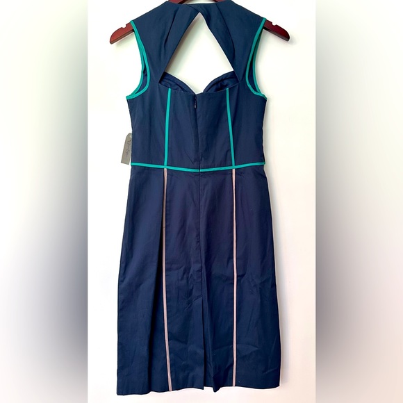 Jessica Simpson Keyhole Back Dress with Sewn-in Bra Cups - Picture 2 of 3